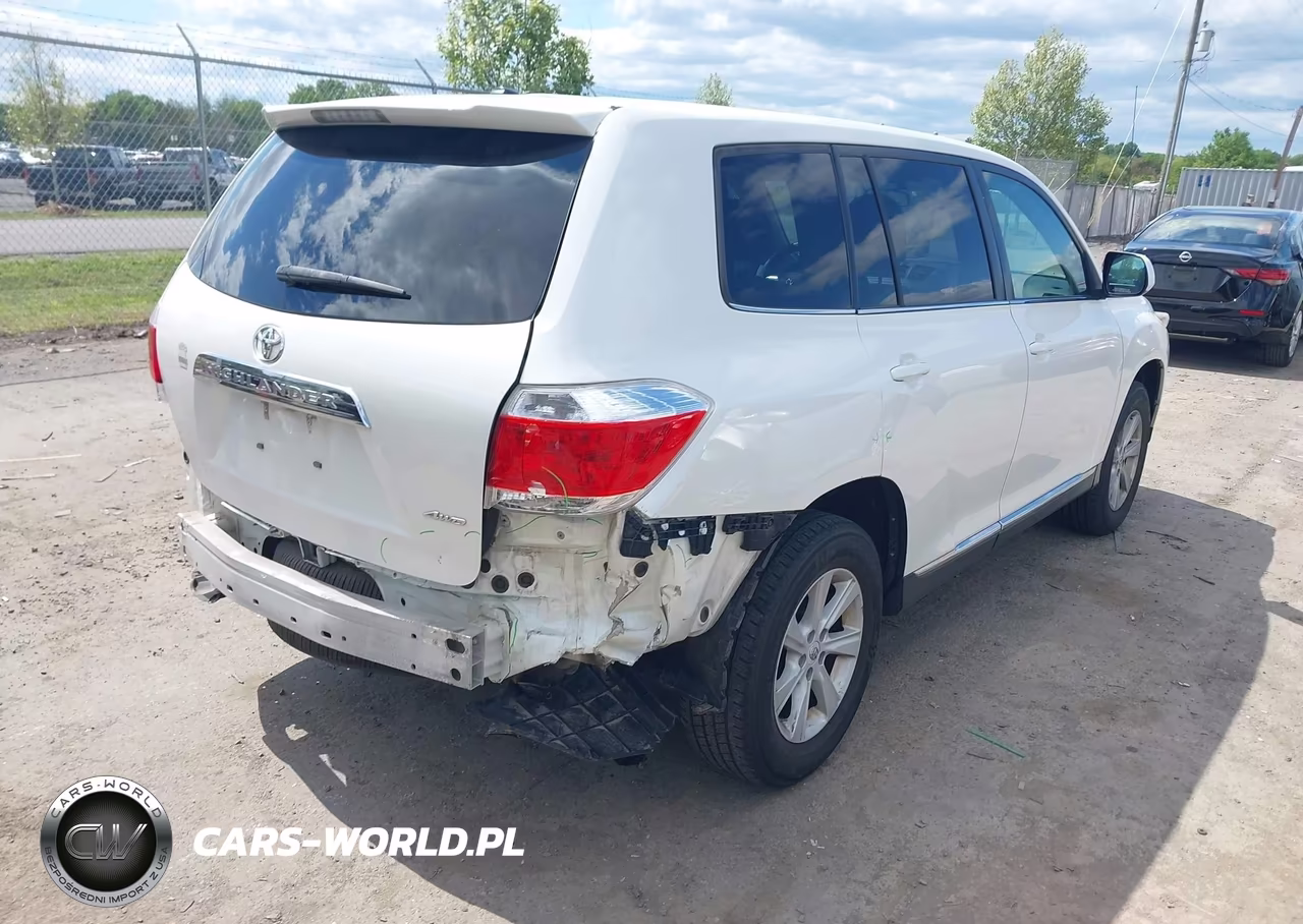 2012 Toyota Highlander Base V6 VIN:5TDBK3EH0CS147925 - 4