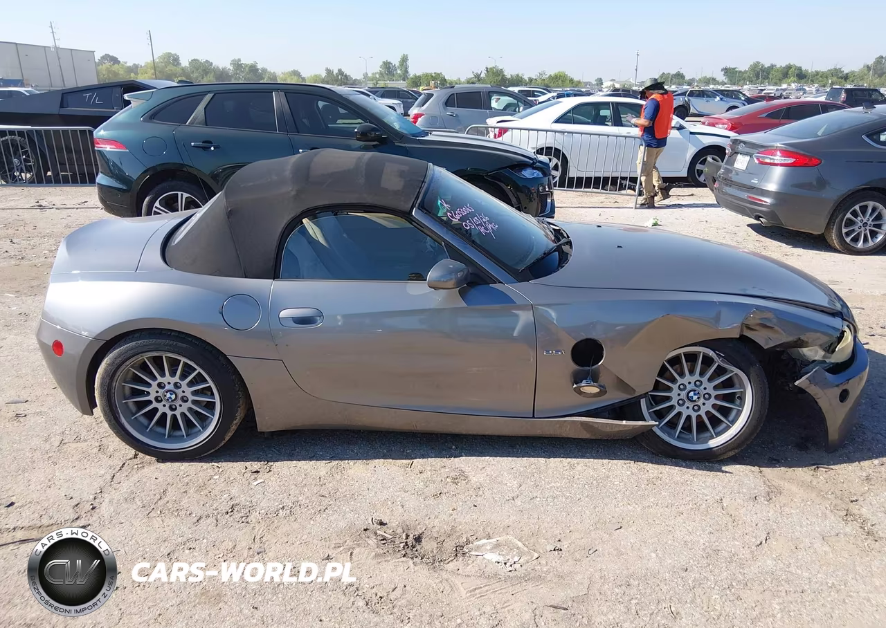 2005 BMW Z4 2.5I VIN:4USBT33565LS55342 - 13