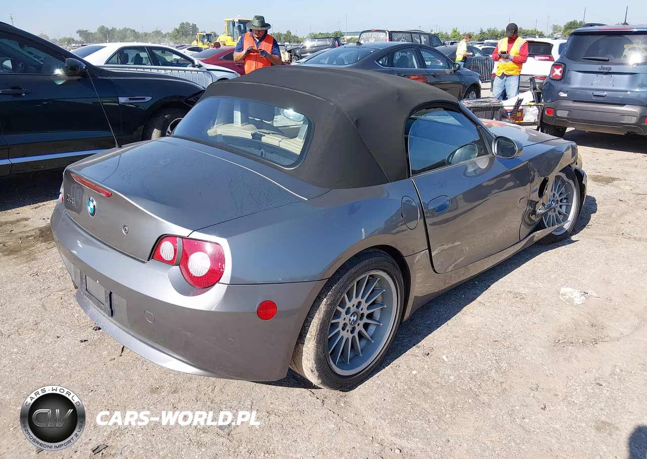 2005 BMW Z4 2.5I VIN:4USBT33565LS55342 - 4