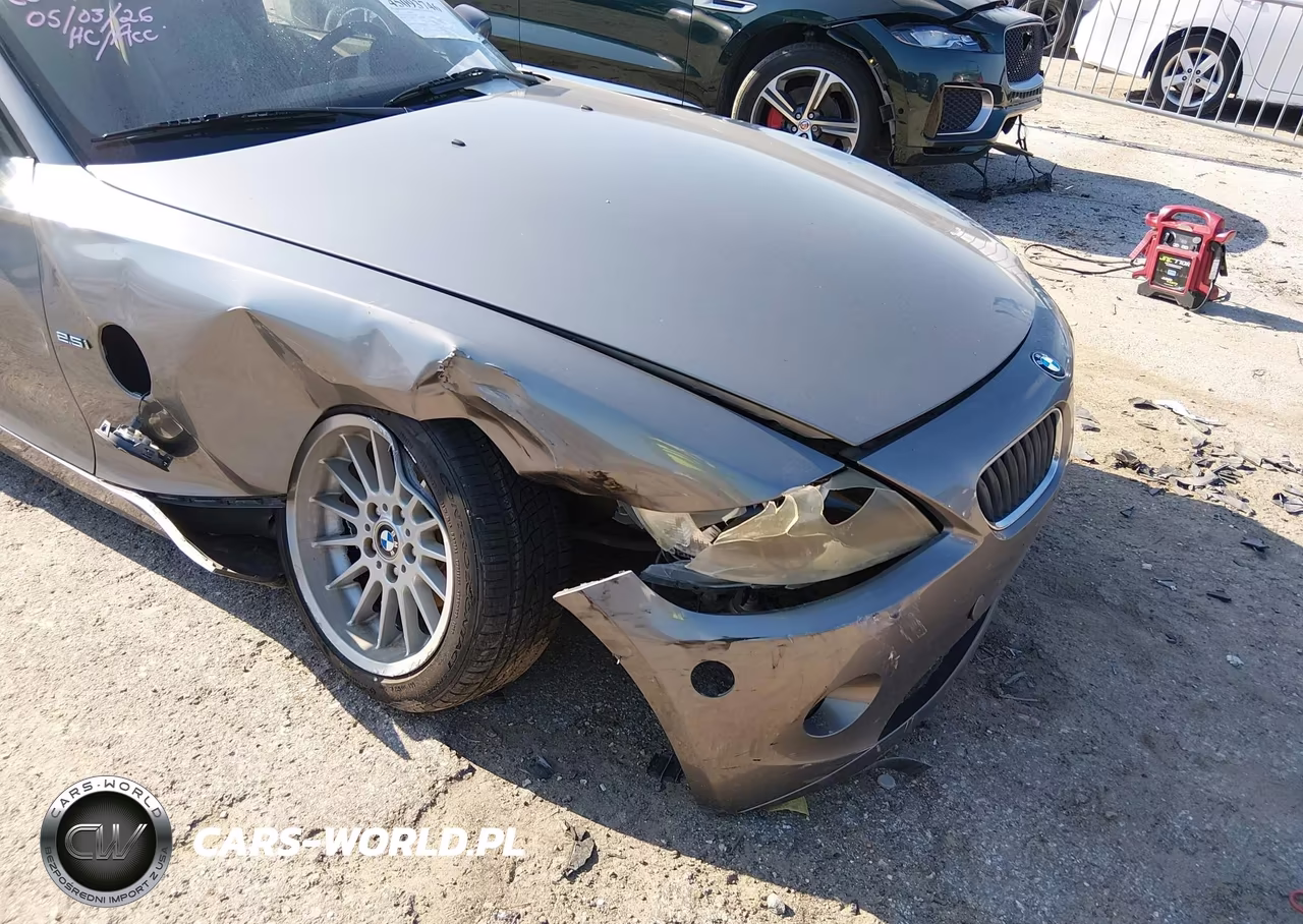 2005 BMW Z4 2.5I VIN:4USBT33565LS55342 - 6