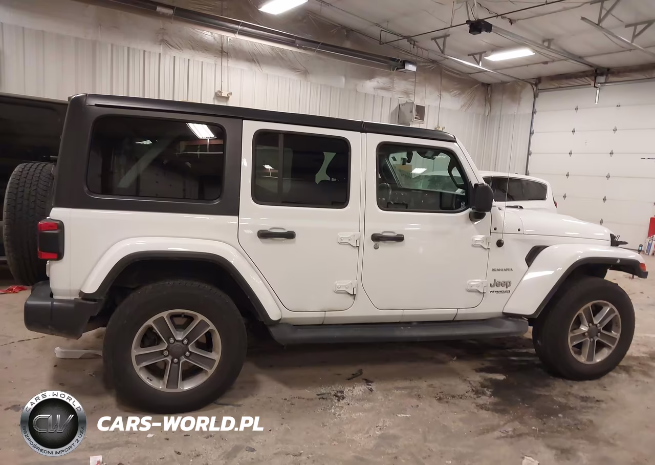 2018 Jeep Wrangler Unlimited Sahara 4X4 VIN:1C4HJXEG3JW141349 - 13
