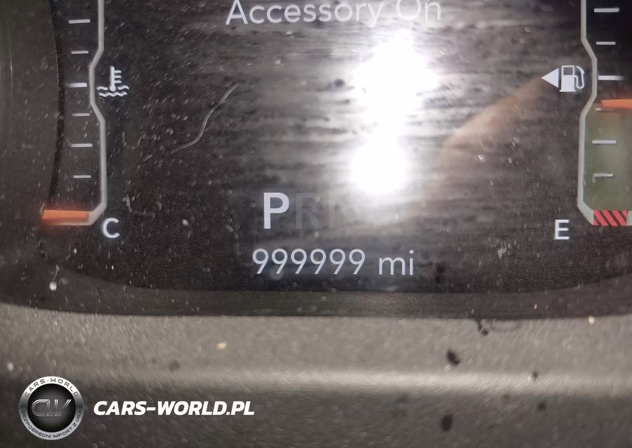 2018 Jeep Wrangler Unlimited Sahara 4X4 VIN:1C4HJXEG3JW141349 - 15