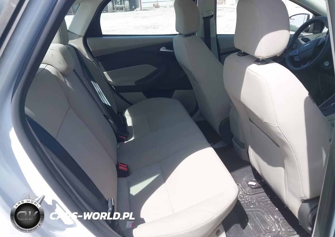 2017 Ford Focus Se VIN:1FADP3F2XHL212928 - 8