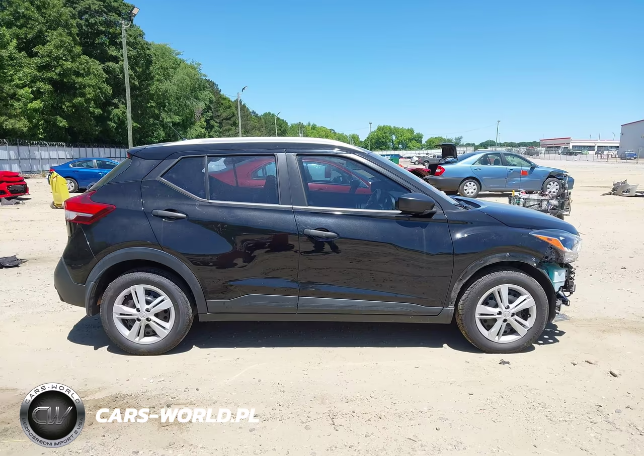 2018 Nissan Kicks S VIN:3N1CP5CU1JL530053 - 13