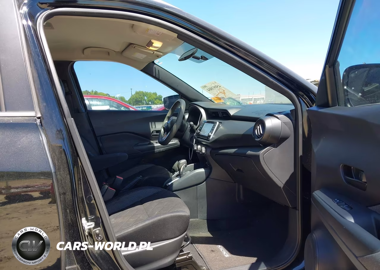 2018 Nissan Kicks S VIN:3N1CP5CU1JL530053 - 5