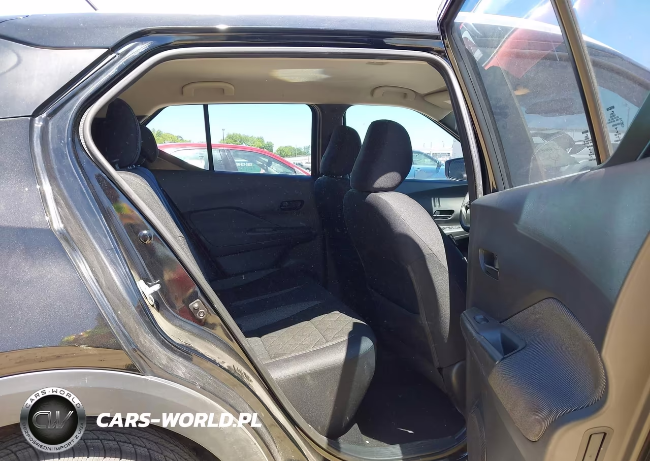2018 Nissan Kicks S VIN:3N1CP5CU1JL530053 - 8
