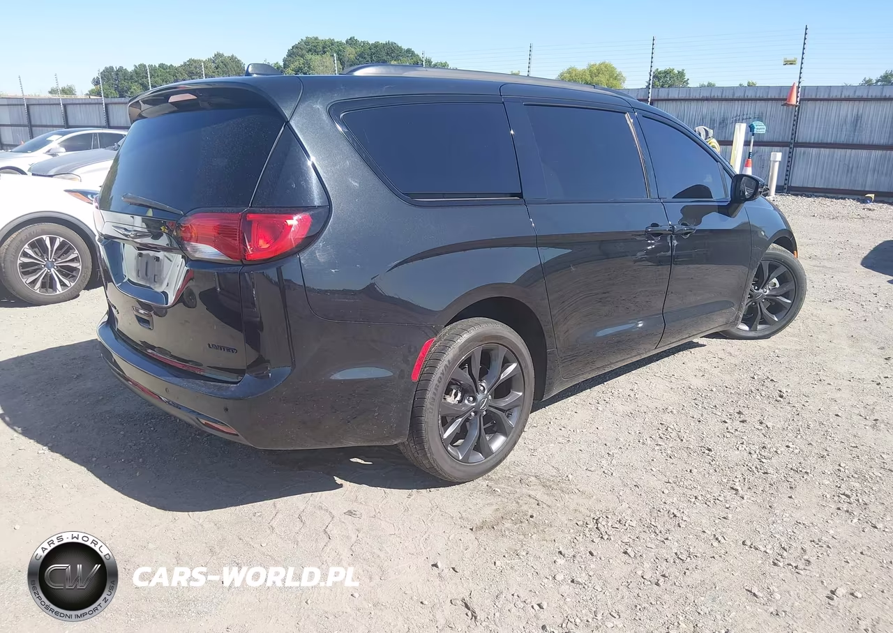 2019 Chrysler Pacifica Limited VIN:2C4RC1GG5KR720393 - 4