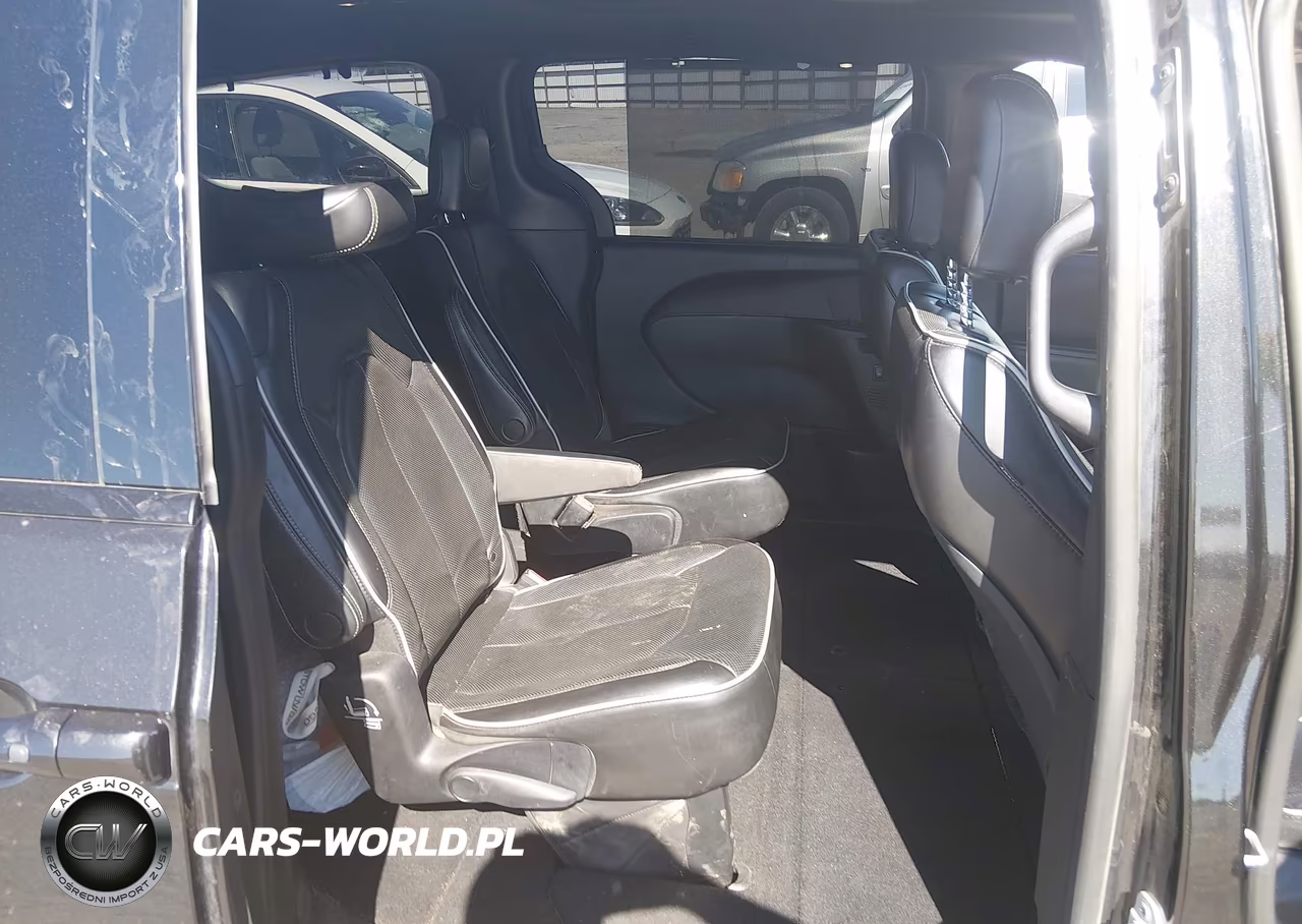 2019 Chrysler Pacifica Limited VIN:2C4RC1GG5KR720393 - 8