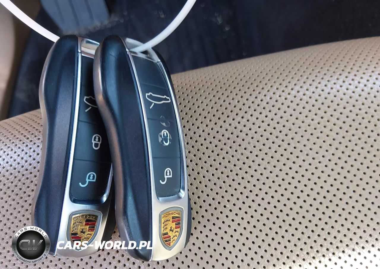 2018 Porsche Panamera E-Hybrid 4 VIN:WP0AE2A77JL129219 - 11