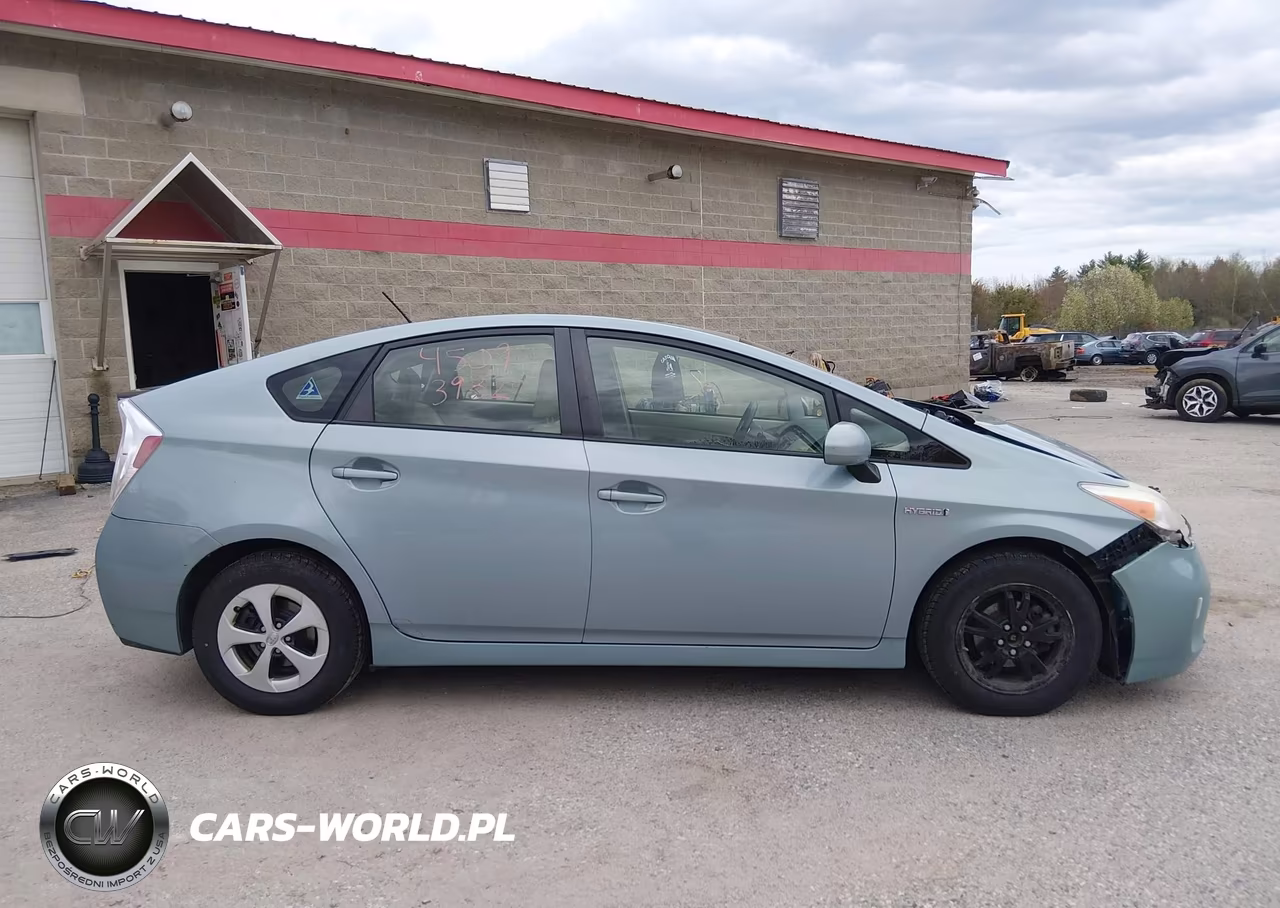 2013 Toyota Prius Two VIN:JTDKN3DU9D1690372 - 13