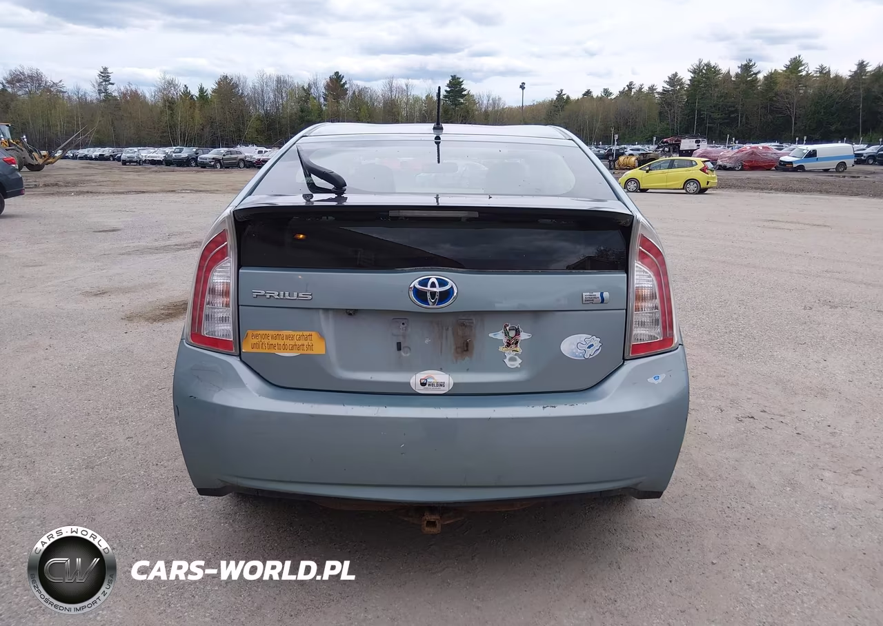 2013 Toyota Prius Two VIN:JTDKN3DU9D1690372 - 16