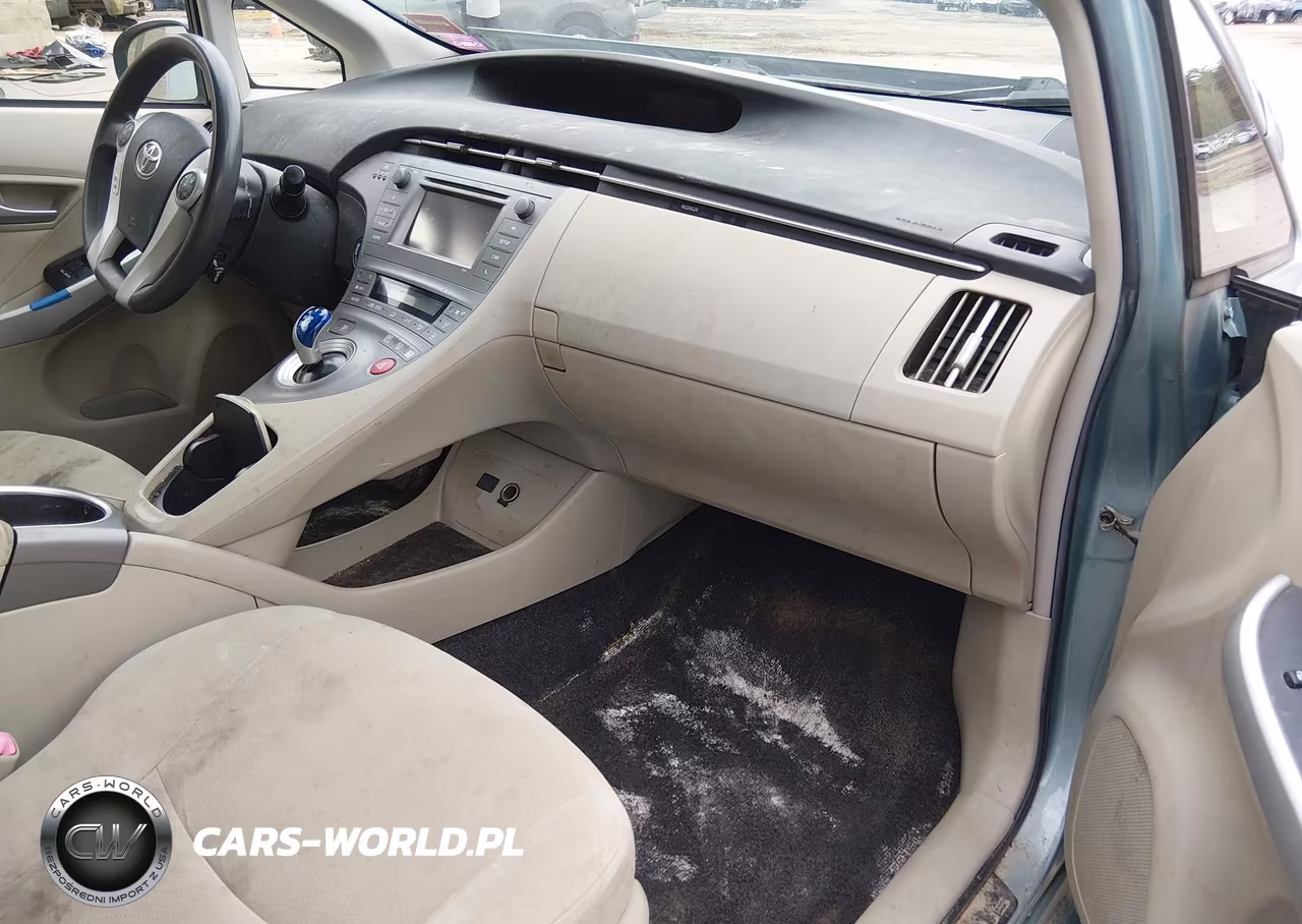 2013 Toyota Prius Two VIN:JTDKN3DU9D1690372 - 5