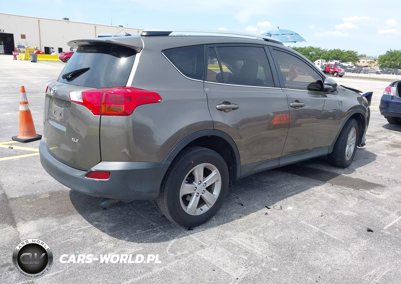 2013 Toyota Rav4 Xle VIN:JTMWFREV3DD001692 - 4