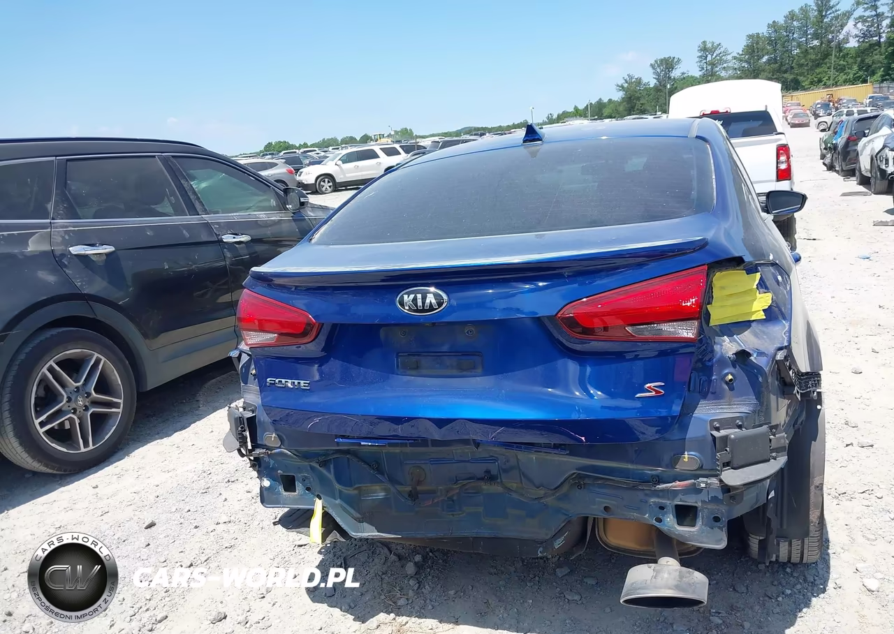2018 Kia Forte S VIN:3KPFL4A72JE199100 - 16