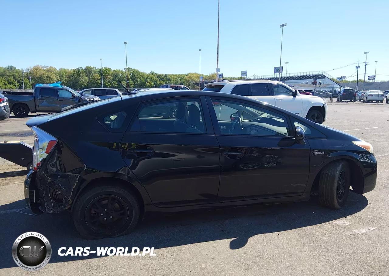 2014 Toyota Prius Three VIN:JTDKN3DU8E1758694 - 13