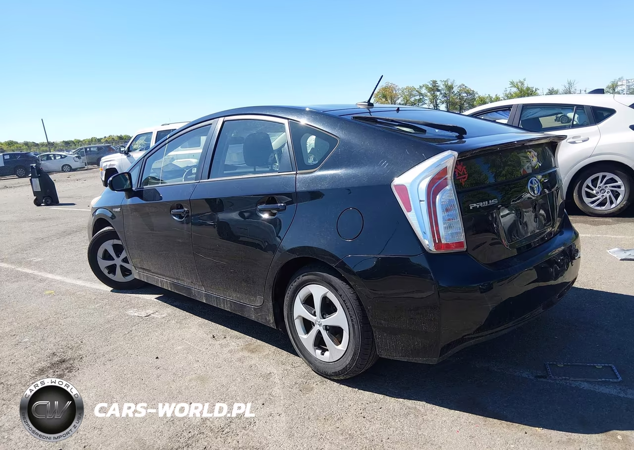 2014 Toyota Prius Three VIN:JTDKN3DU8E1758694 - 3