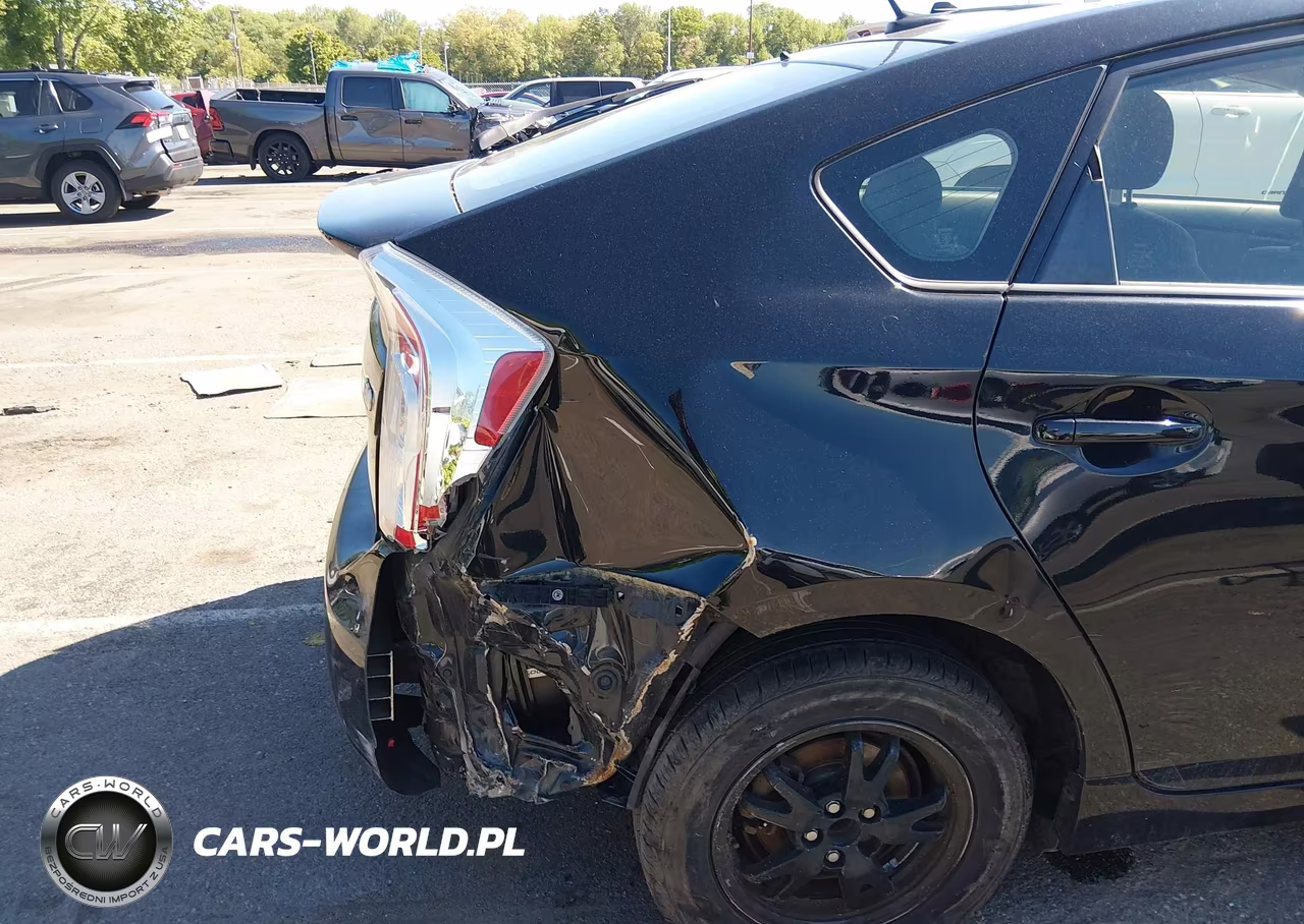2014 Toyota Prius Three VIN:JTDKN3DU8E1758694 - 6