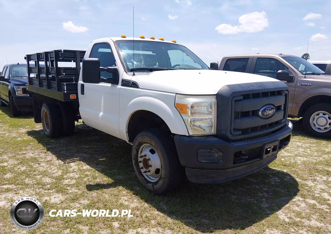 2015 Ford F-350 Chassis Xl