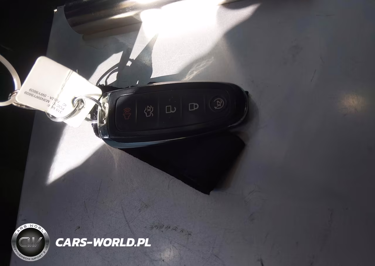 2017 Ford Escape Titanium VIN:1FMCU9J97HUC93687 - 11