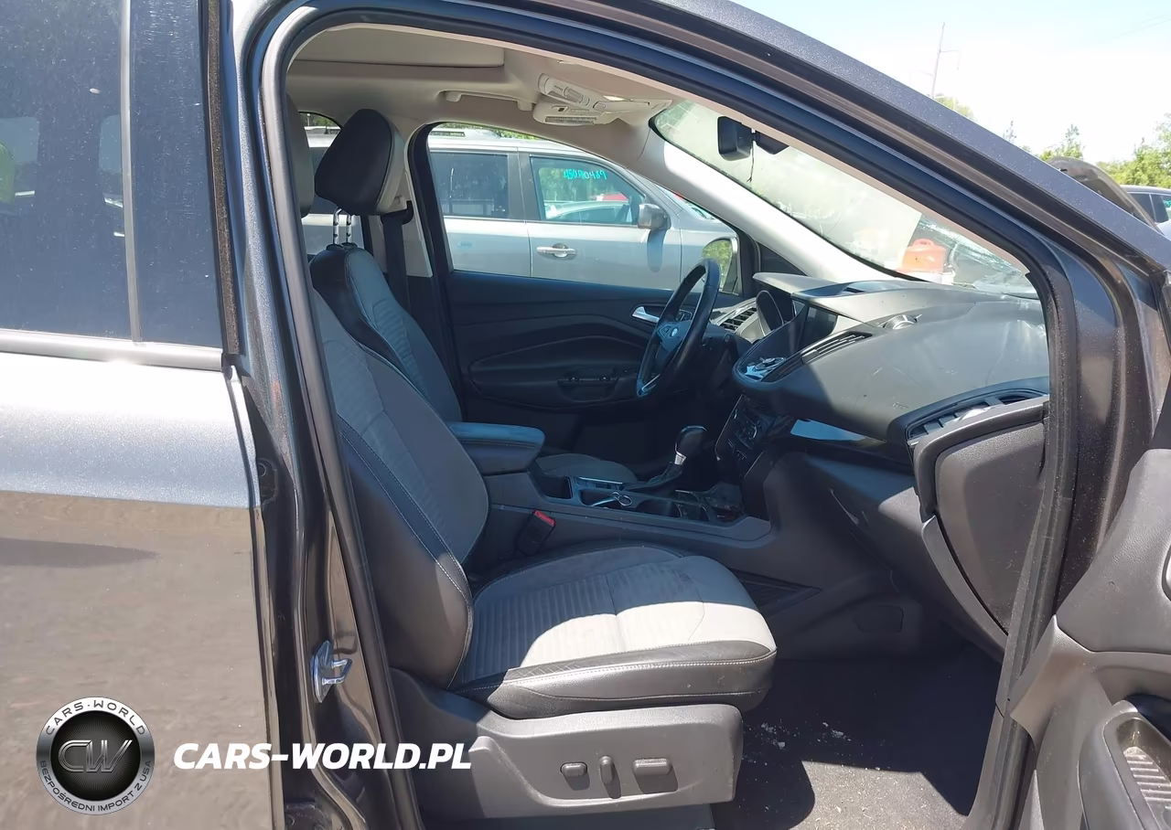 2017 Ford Escape Titanium VIN:1FMCU0J93HUC01213 - 5