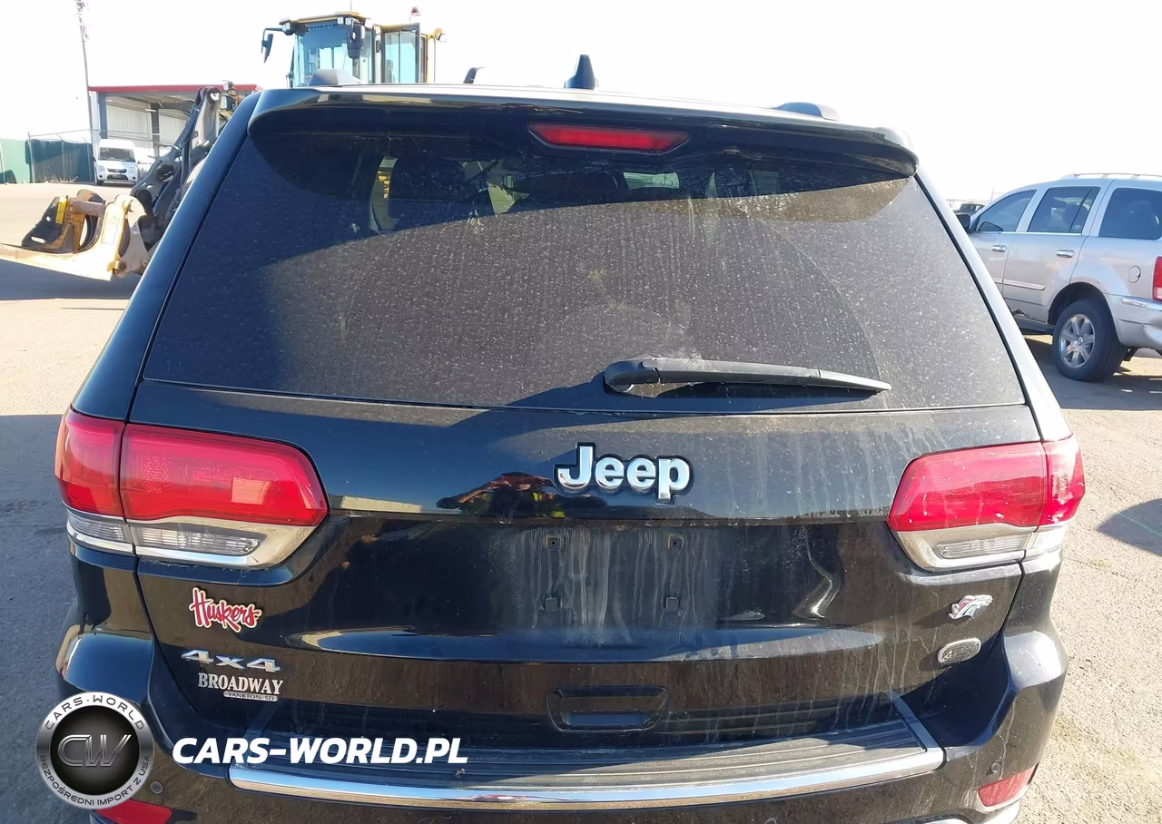 2019 Jeep Grand Cherokee Overland 4X4 VIN:1C4RJFCG2KC589814 - 17