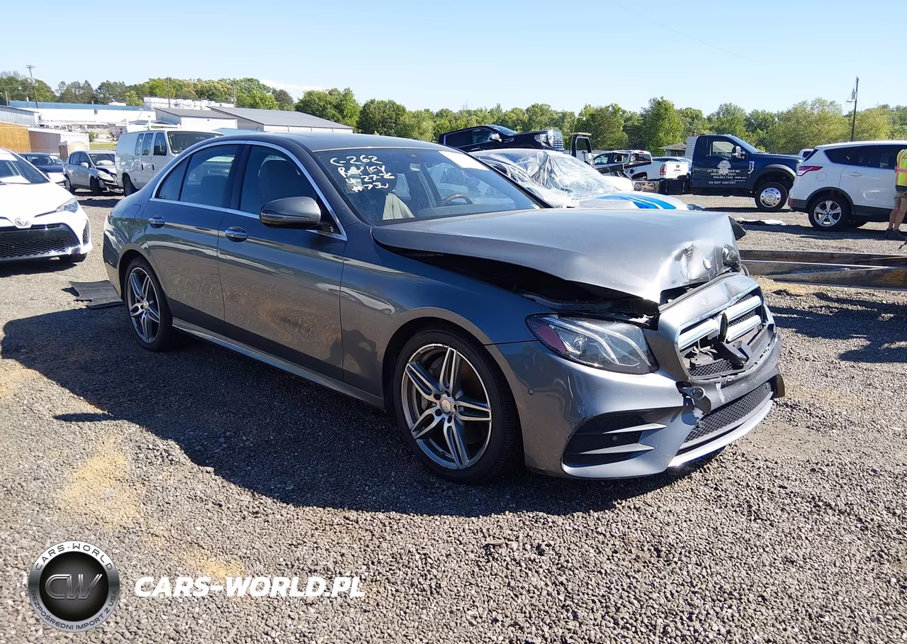 2017 Mercedes-Benz E 300 – zdjęcie 1 z 16