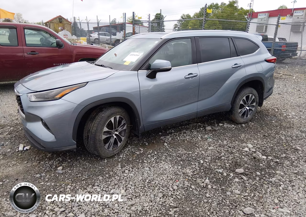 2022 Toyota Highlander Xle VIN:5TDGZRBH0NS250659 - 2