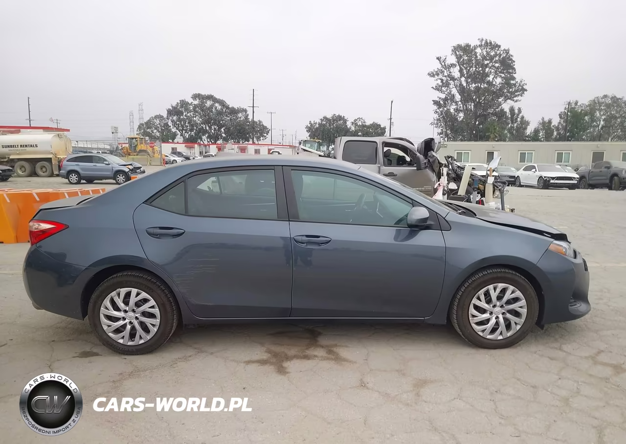 2019 Toyota Corolla Le VIN:2T1BURHE9KC246359 - 13