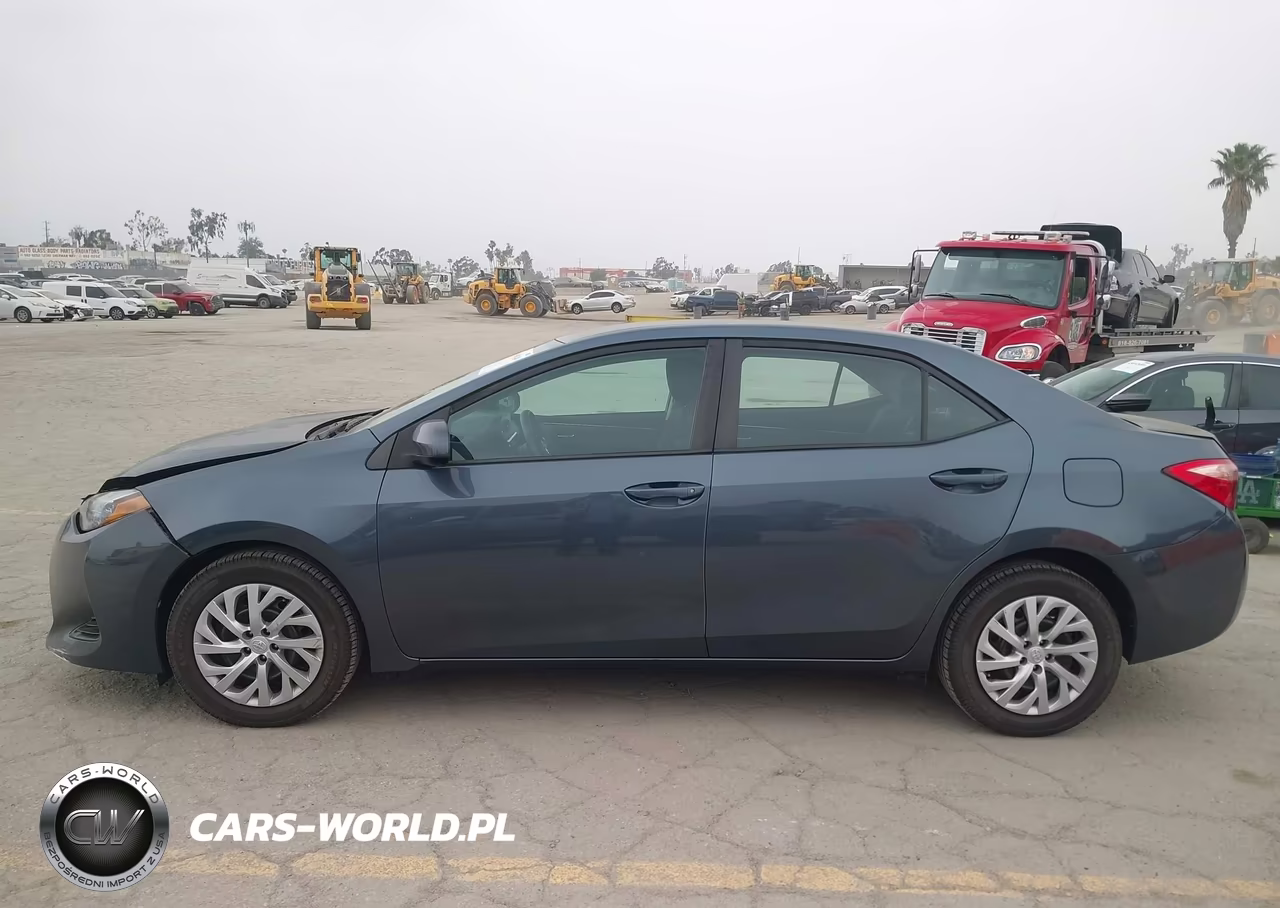 2019 Toyota Corolla Le VIN:2T1BURHE9KC246359 - 14