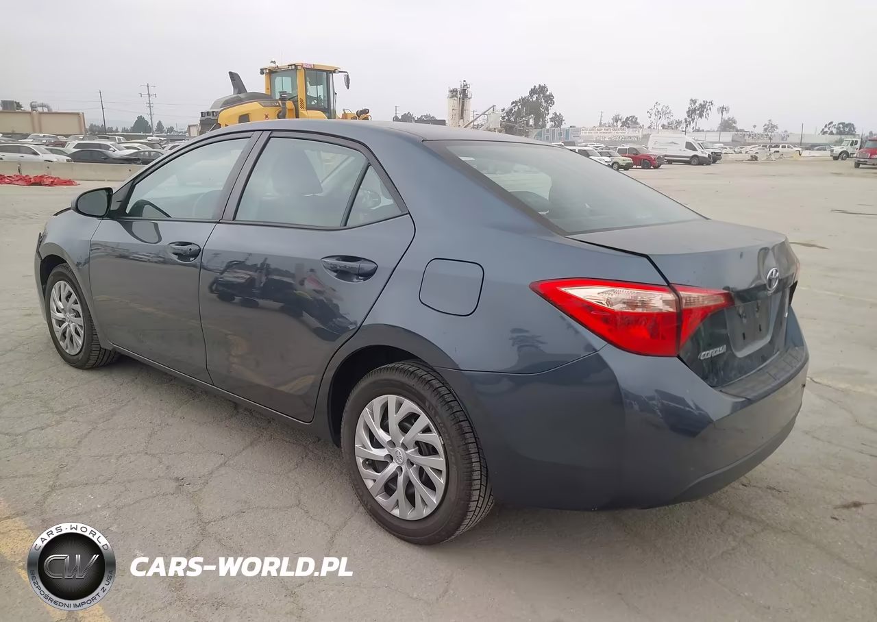 2019 Toyota Corolla Le VIN:2T1BURHE9KC246359 - 3