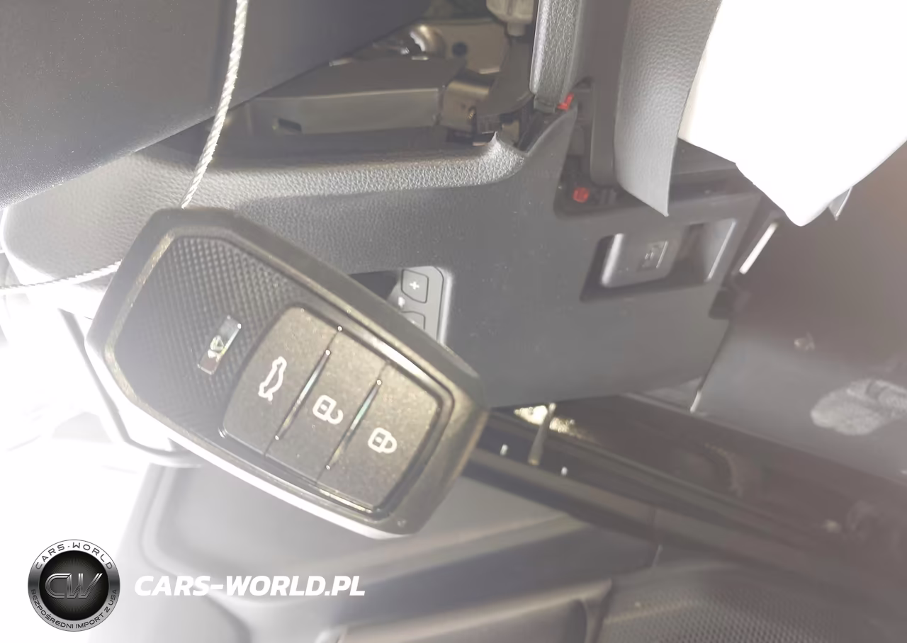 2025 Toyota Land Cruiser VIN:JTEABFAJ6S5020814 - 11