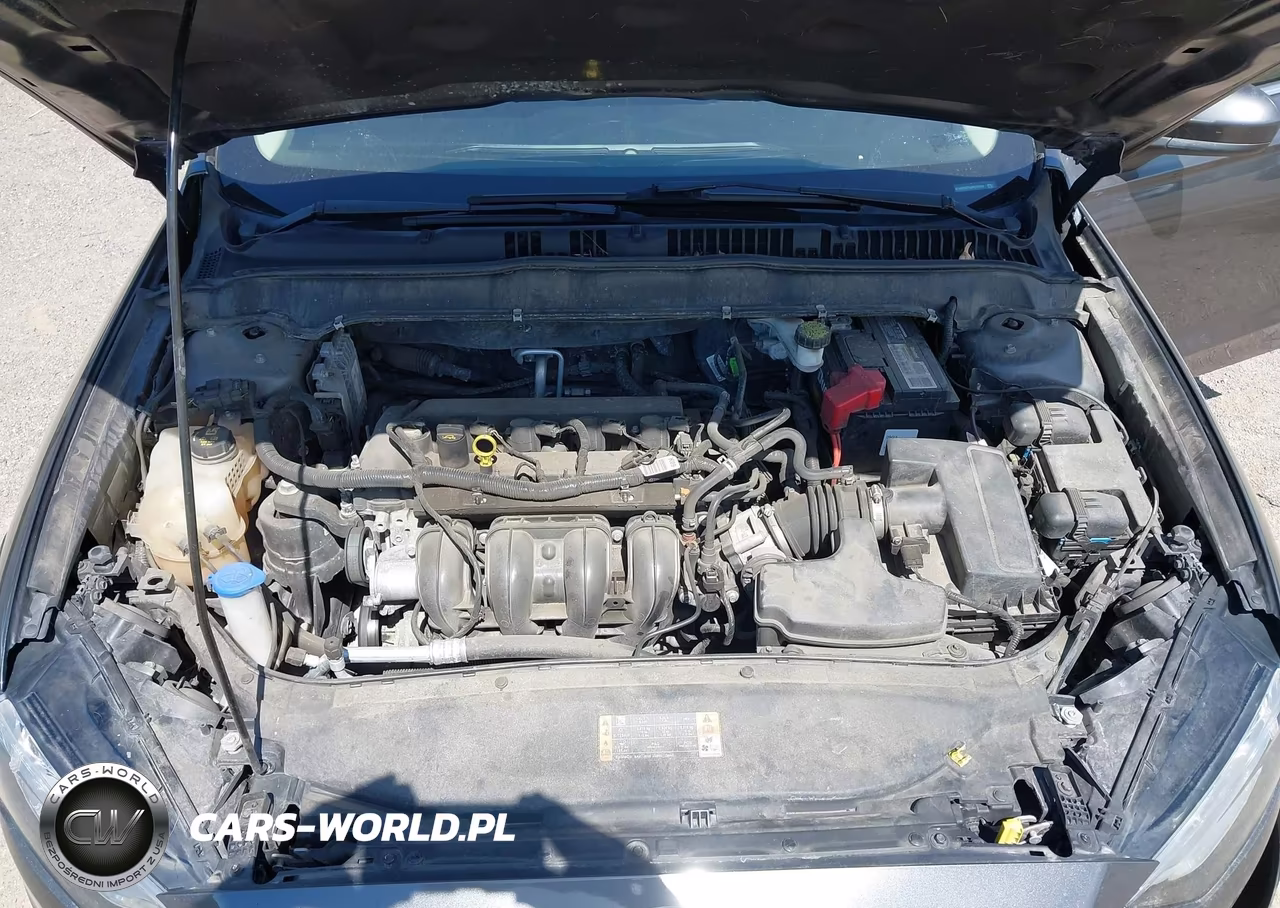 2018 Ford Fusion S VIN:3FA6P0G76JR228598 - 10