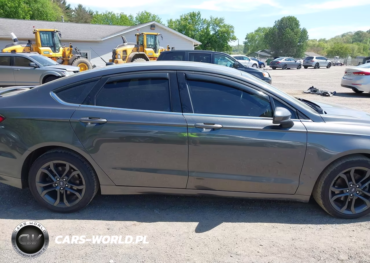 2018 Ford Fusion S VIN:3FA6P0G76JR228598 - 14