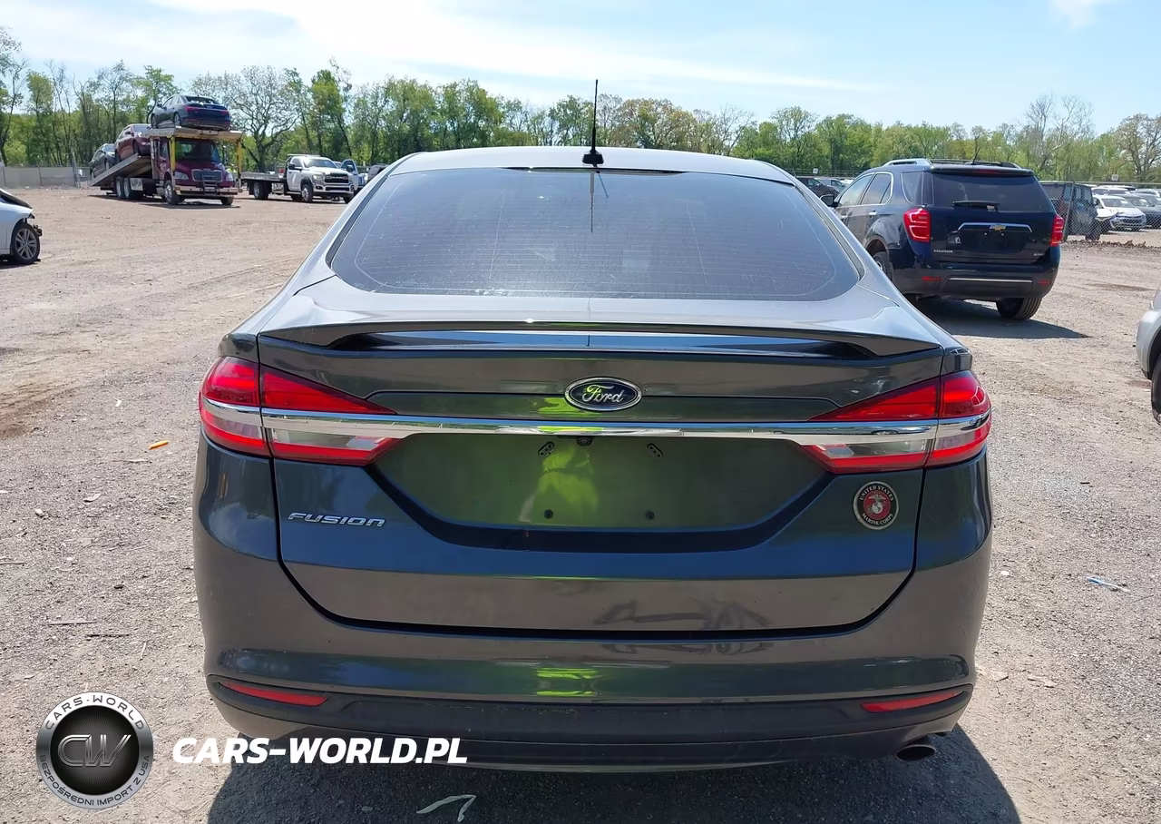 2018 Ford Fusion S VIN:3FA6P0G76JR228598 - 17