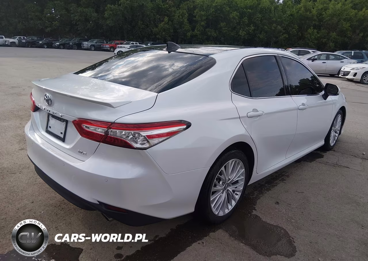 2018 Toyota Camry Xle V6 VIN:4T1BZ1HK0JU009264 - 4