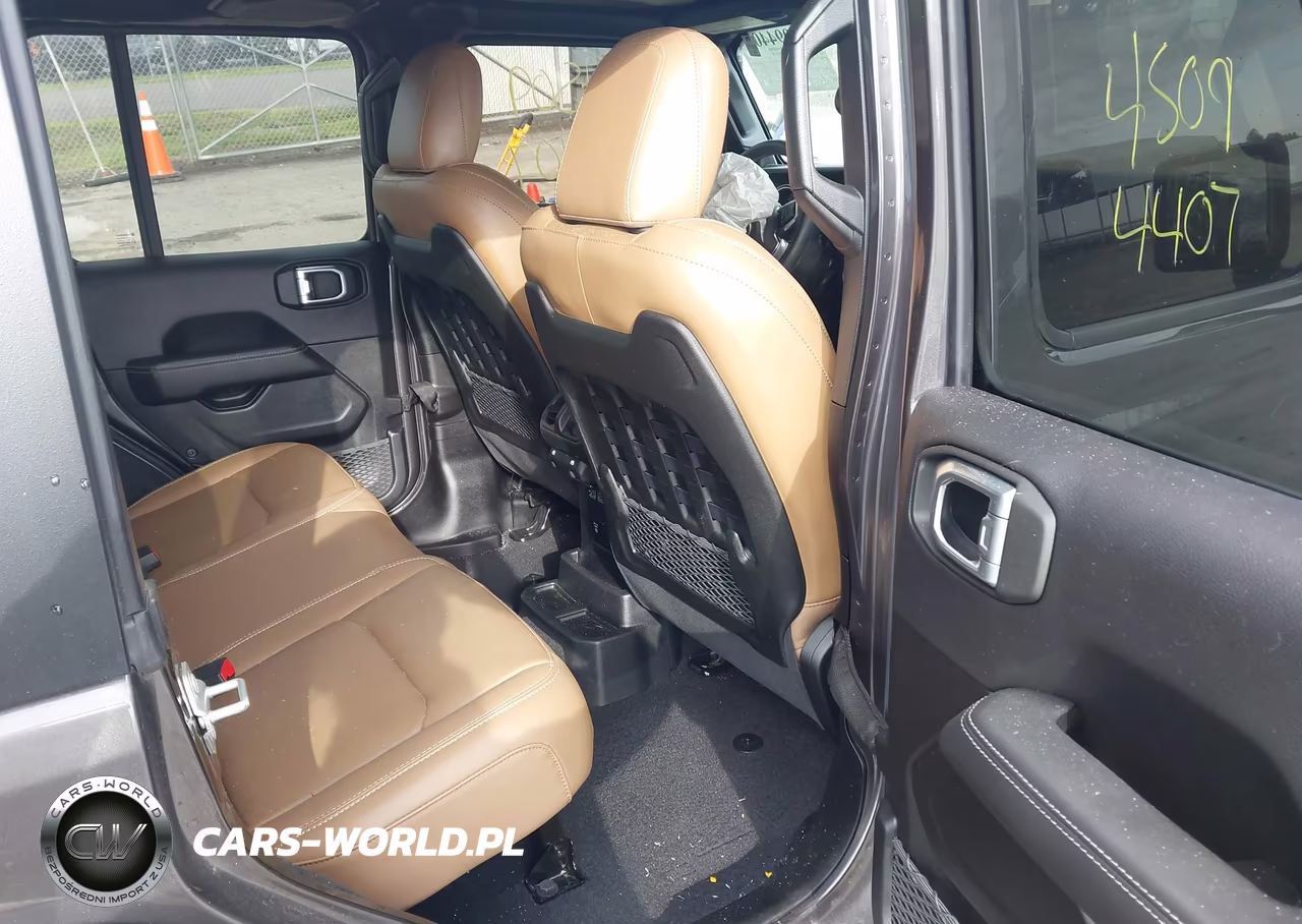 2023 Jeep Wrangler 4-Door Rubicon 4X4 VIN:1C4HJXFG7PW686686 - 8