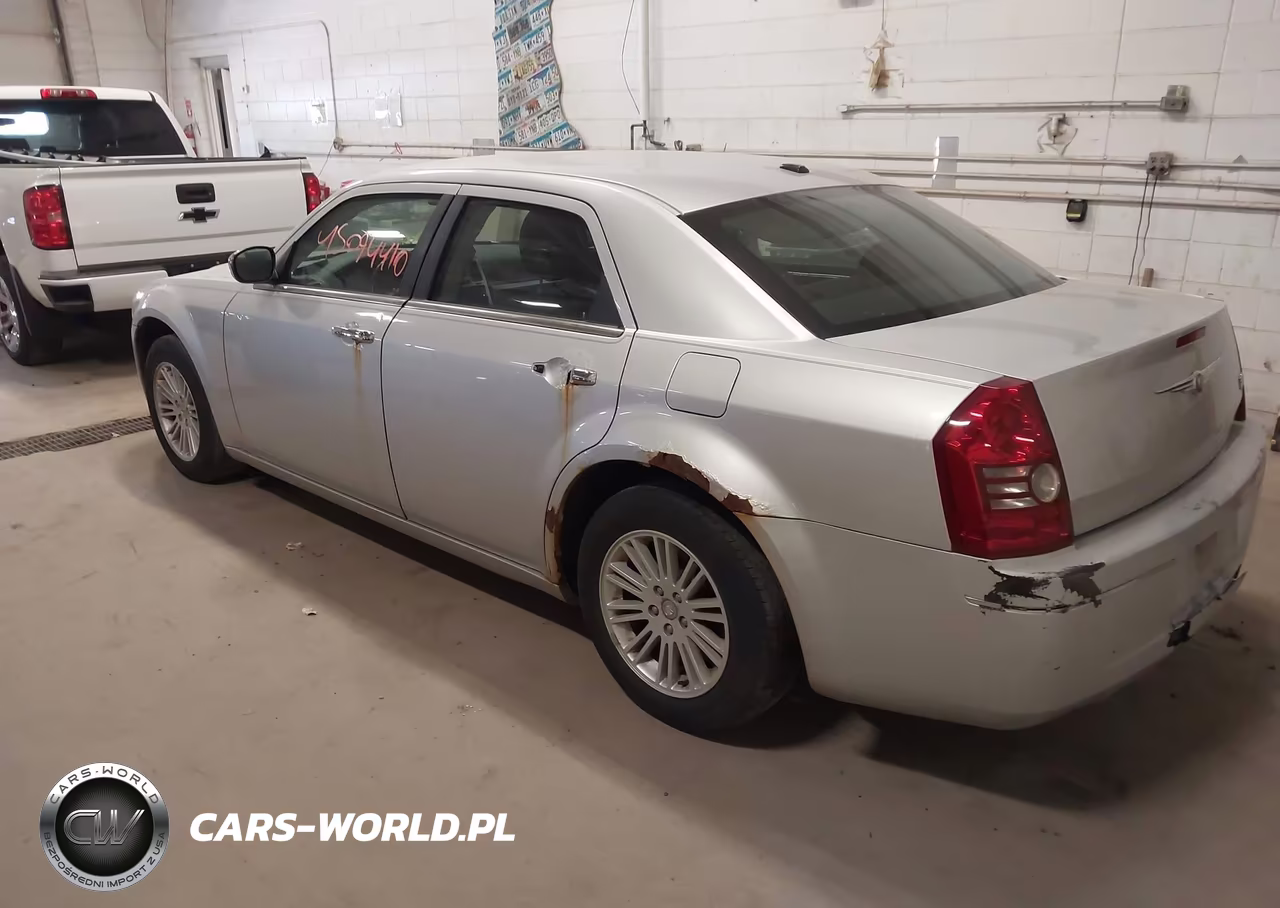 2010 Chrysler 300 Touring-Signature Series-Executive Series VIN:2C3CA5CV3AH105566 - 3