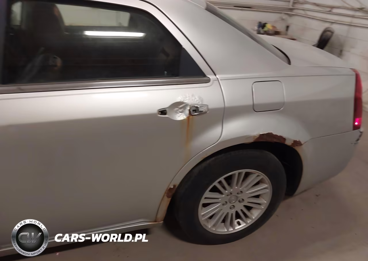 2010 Chrysler 300 Touring-Signature Series-Executive Series VIN:2C3CA5CV3AH105566 - 6