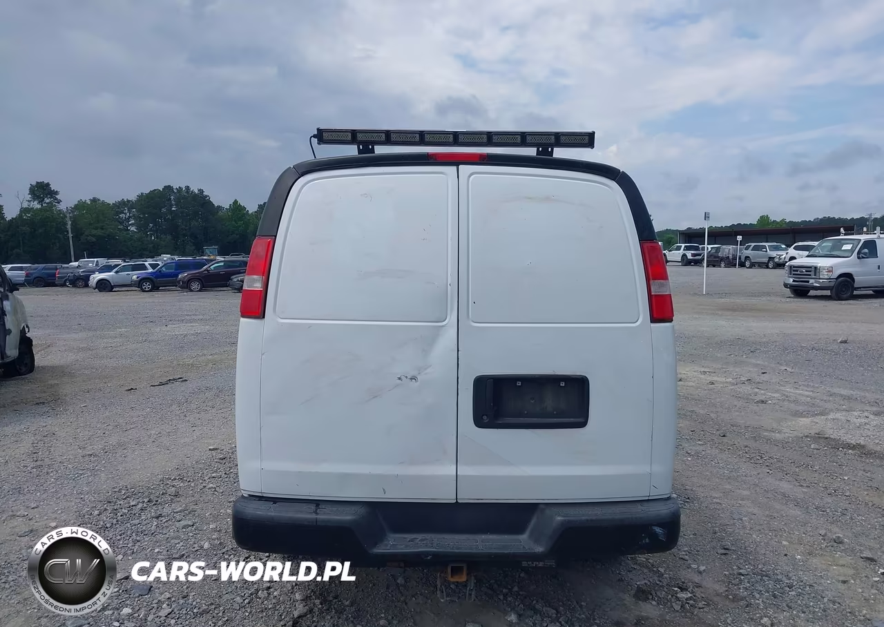 2017 Chevrolet Express 2500 Work Van VIN:1GCWGAFF2H1139074 - 16