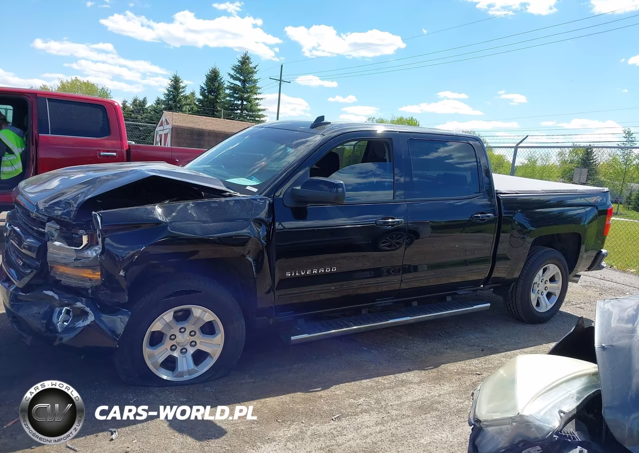 2018 Chevrolet Silverado 1500 2Lt VIN:3GCUKREC4JG509184 - 14