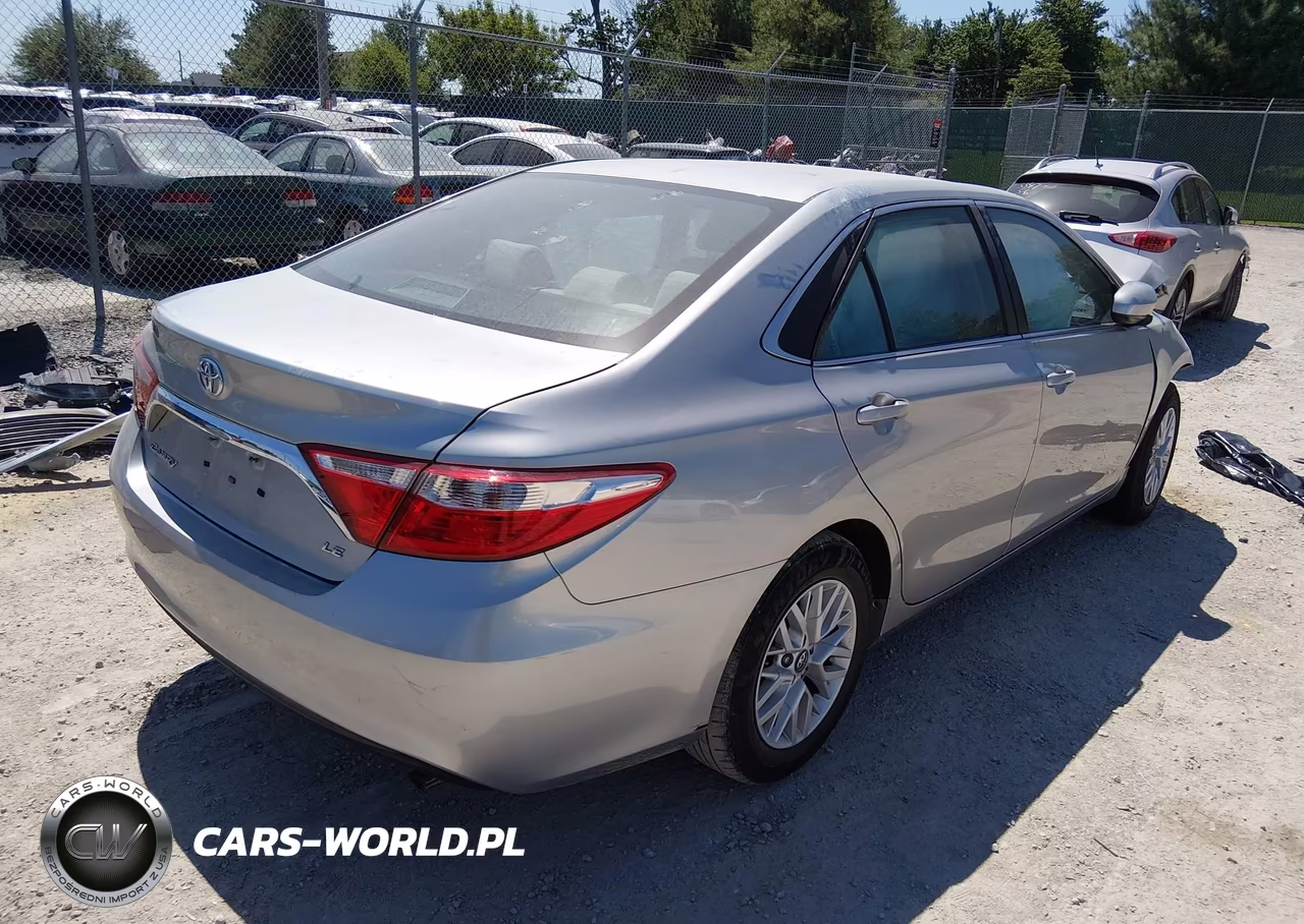 2017 Toyota Camry Le VIN:4T1BF1FK0HU801324 - 4