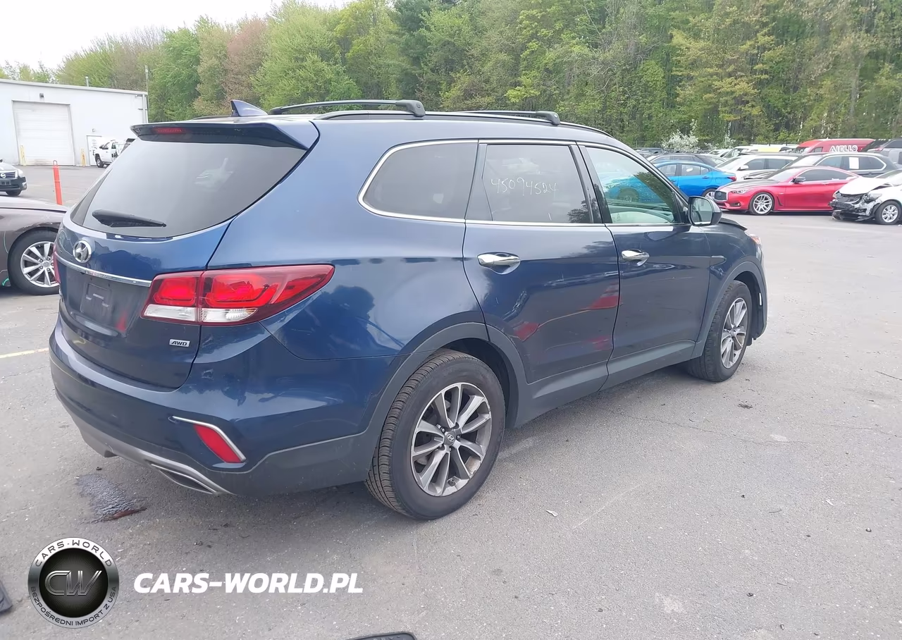 2017 Hyundai Santa Fe Se VIN:KM8SMDHF2HU215411 - 4