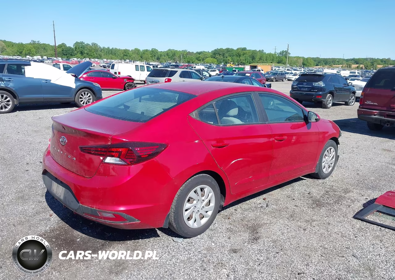 2019 Hyundai Elantra Se VIN:5NPD74LF3KH433662 - 4