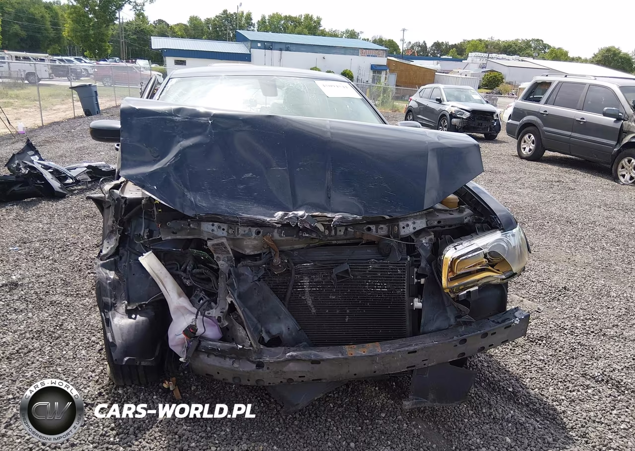 2015 Chrysler 300 Limited VIN:2C3CCAAG8FH841966 - 12