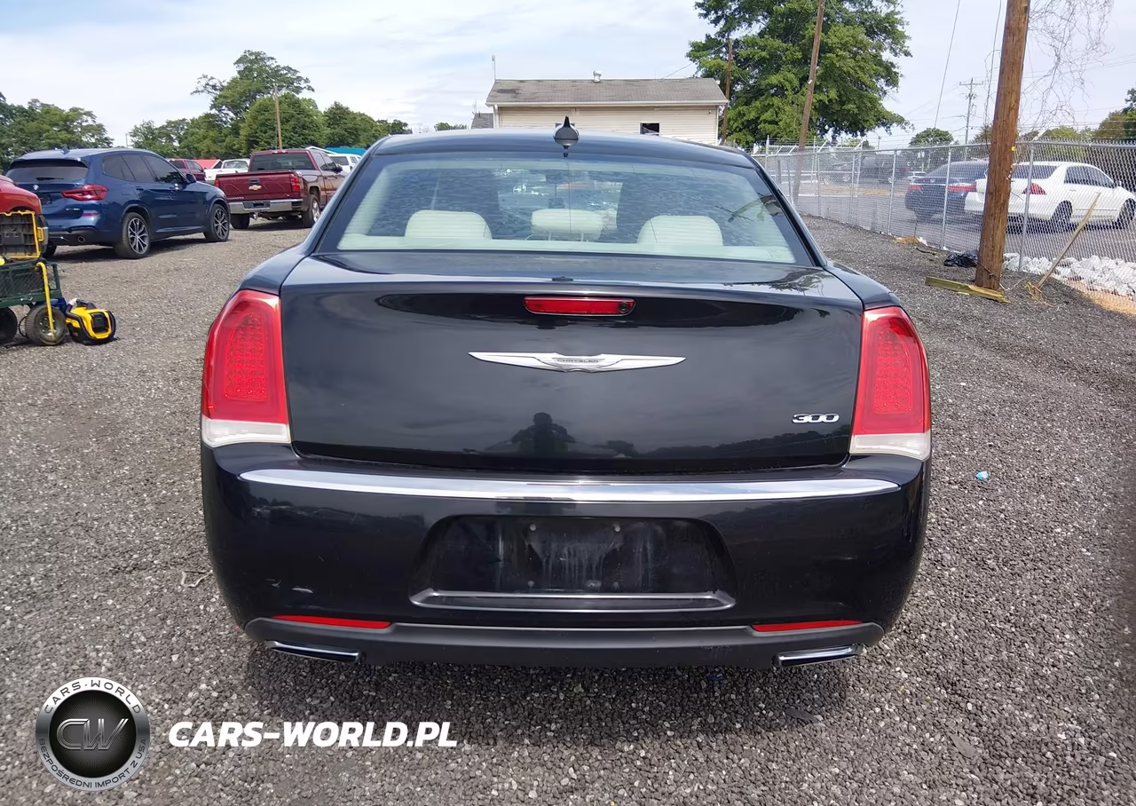 2015 Chrysler 300 Limited VIN:2C3CCAAG8FH841966 - 16