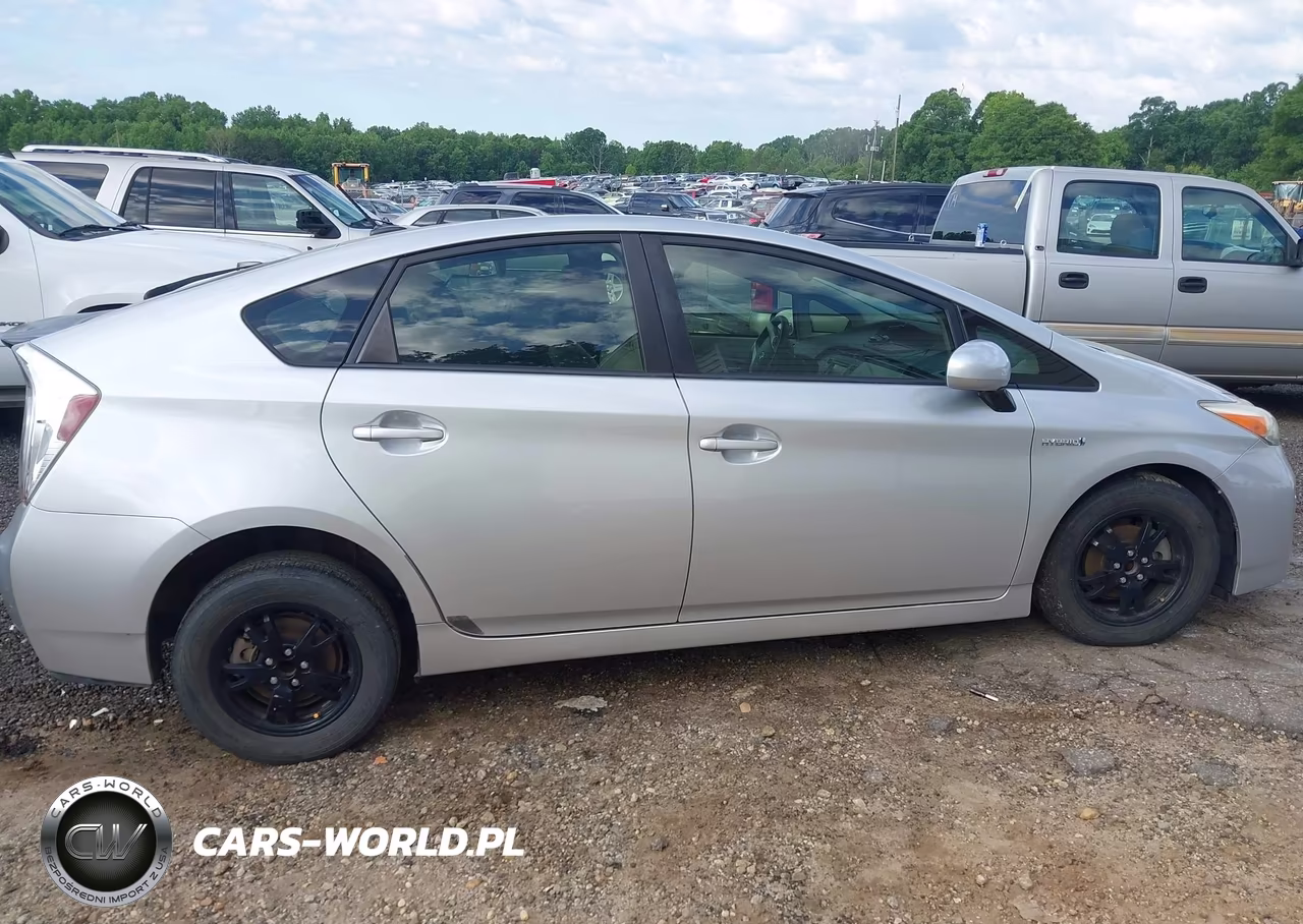 2013 Toyota Prius Three VIN:JTDKN3DU3D5628622 - 14