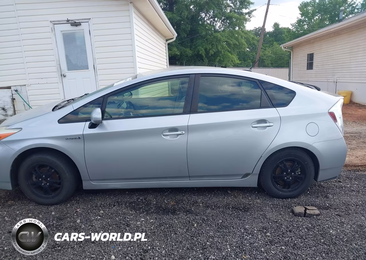 2013 Toyota Prius Three VIN:JTDKN3DU3D5628622 - 15