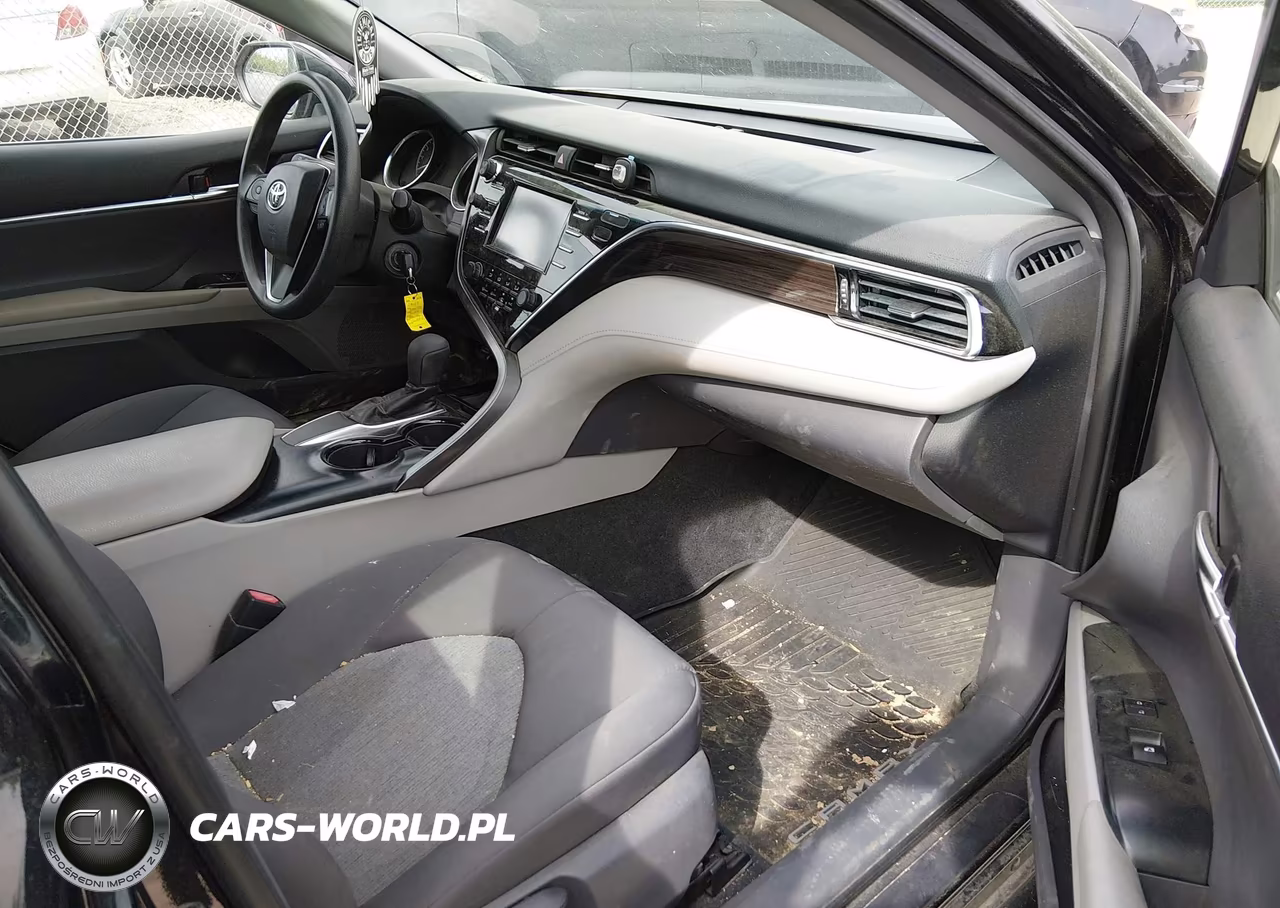 2018 Toyota Camry Le VIN:4T1B11HK5JU034362 - 5
