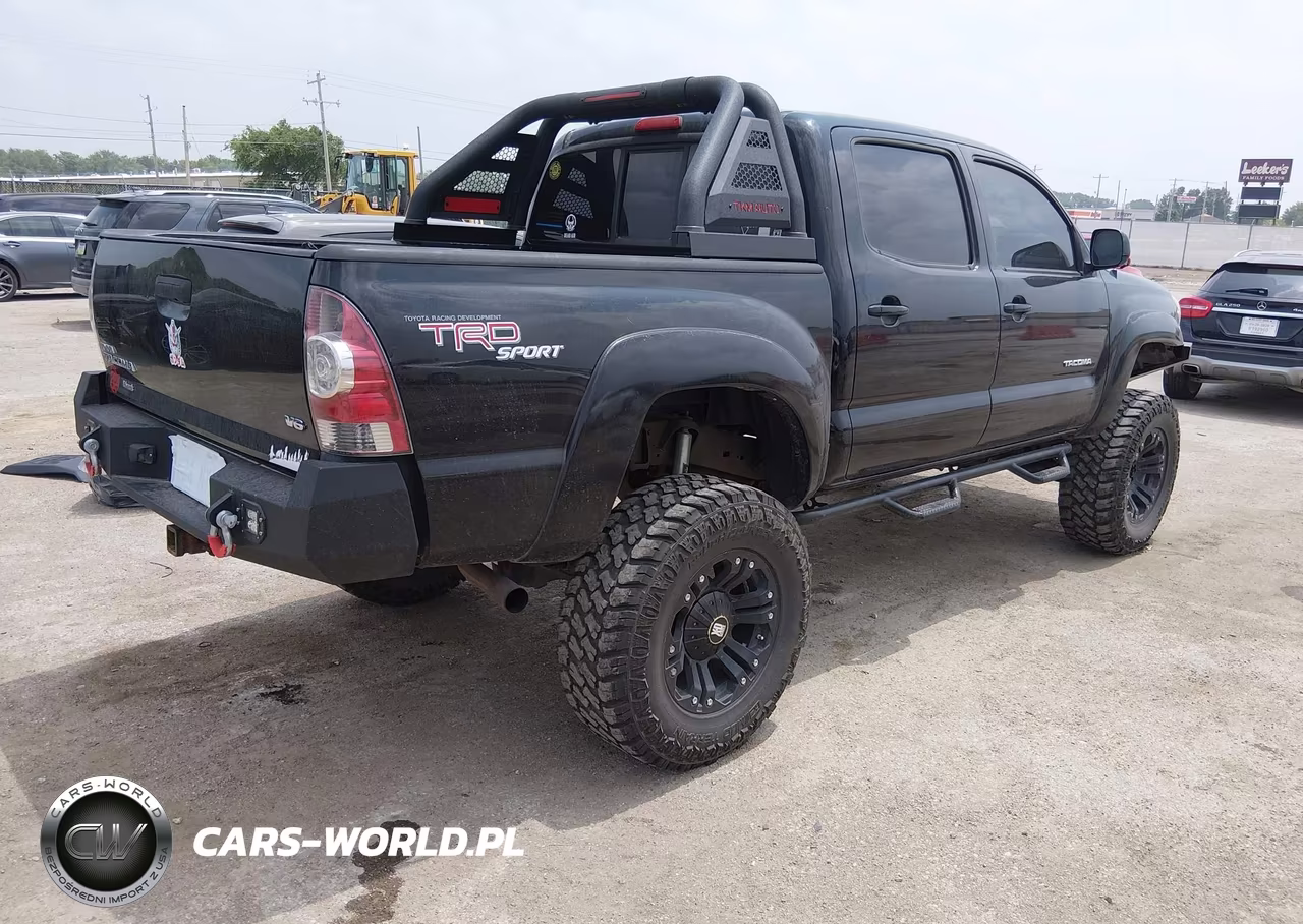 2011 Toyota Tacoma Base V6 VIN:5TFLU4EN2BX003618 - 4