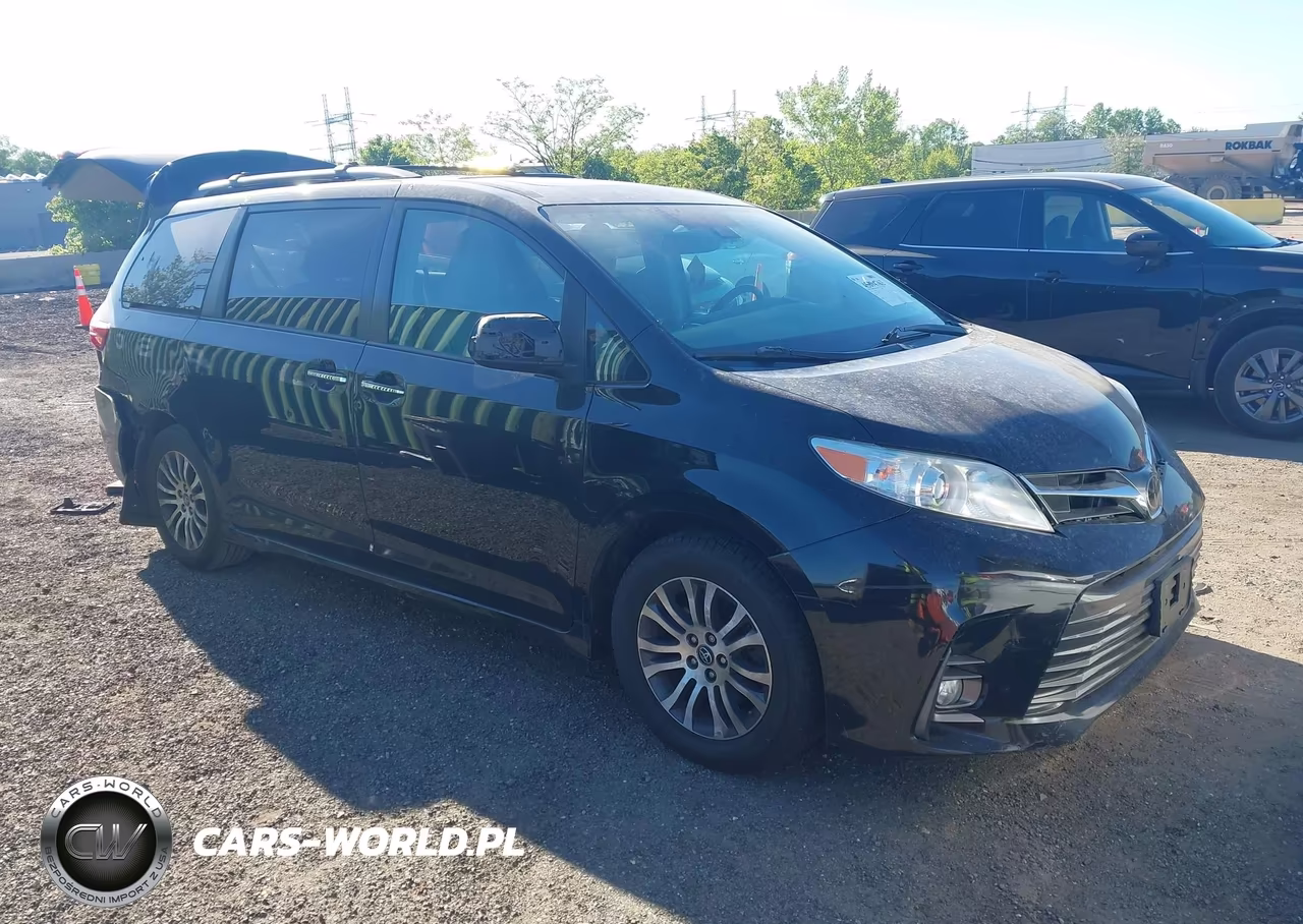 2019 Toyota Sienna Xle 8 Passenger